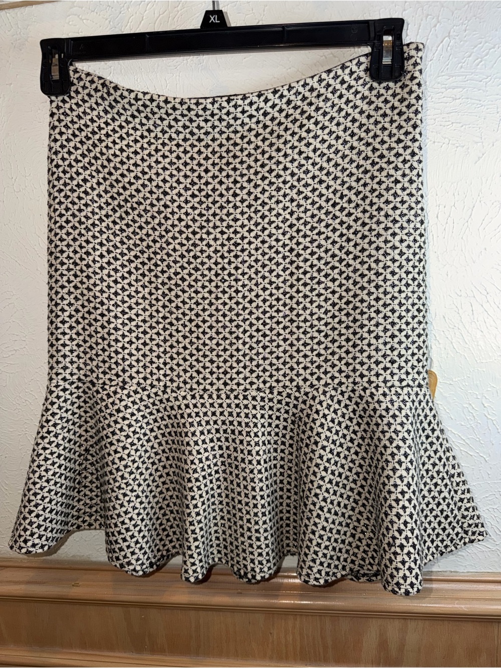 White House Black Market Black and White Patterned Flared Hem Skirt 0